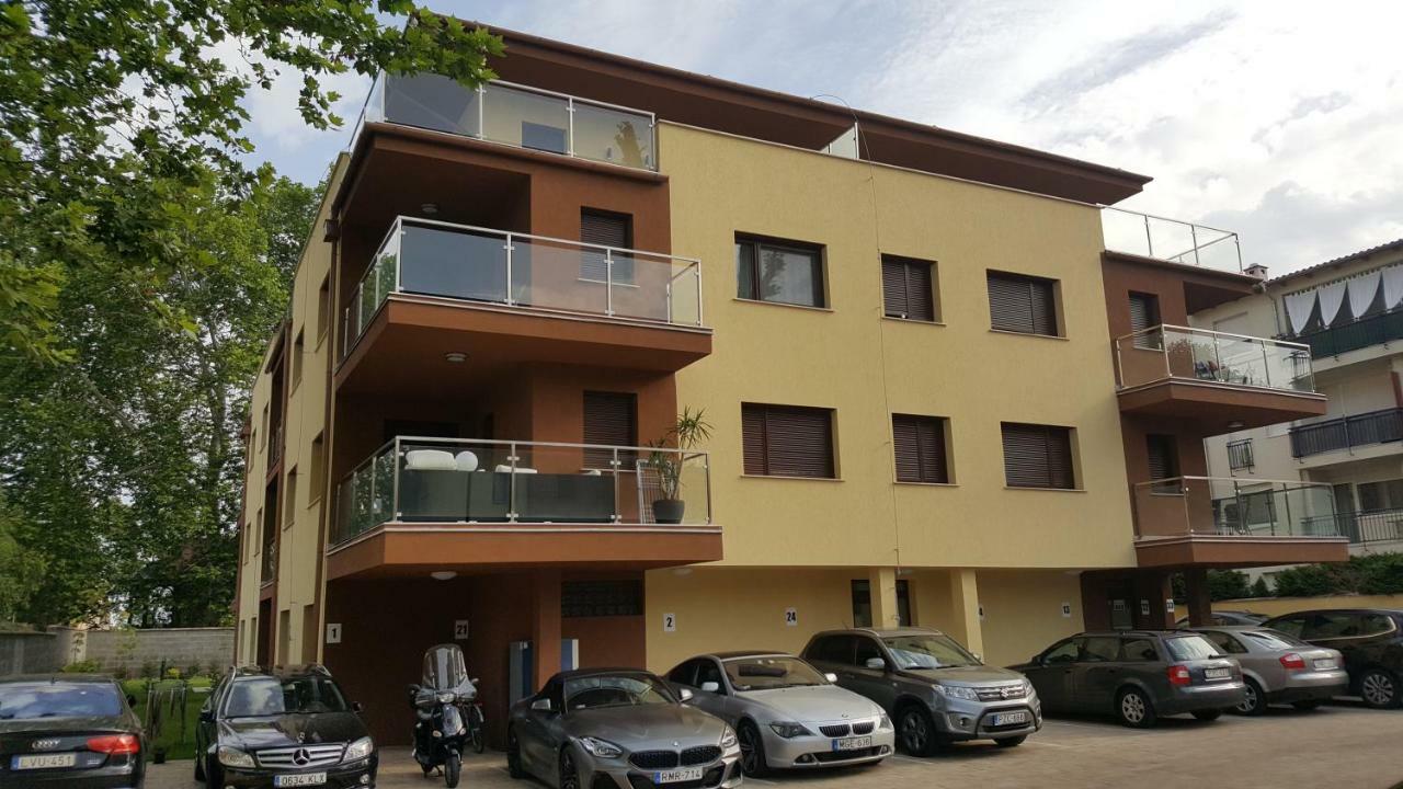 Balaton&Center Wellness Apartman Siofok Ngoại thất bức ảnh