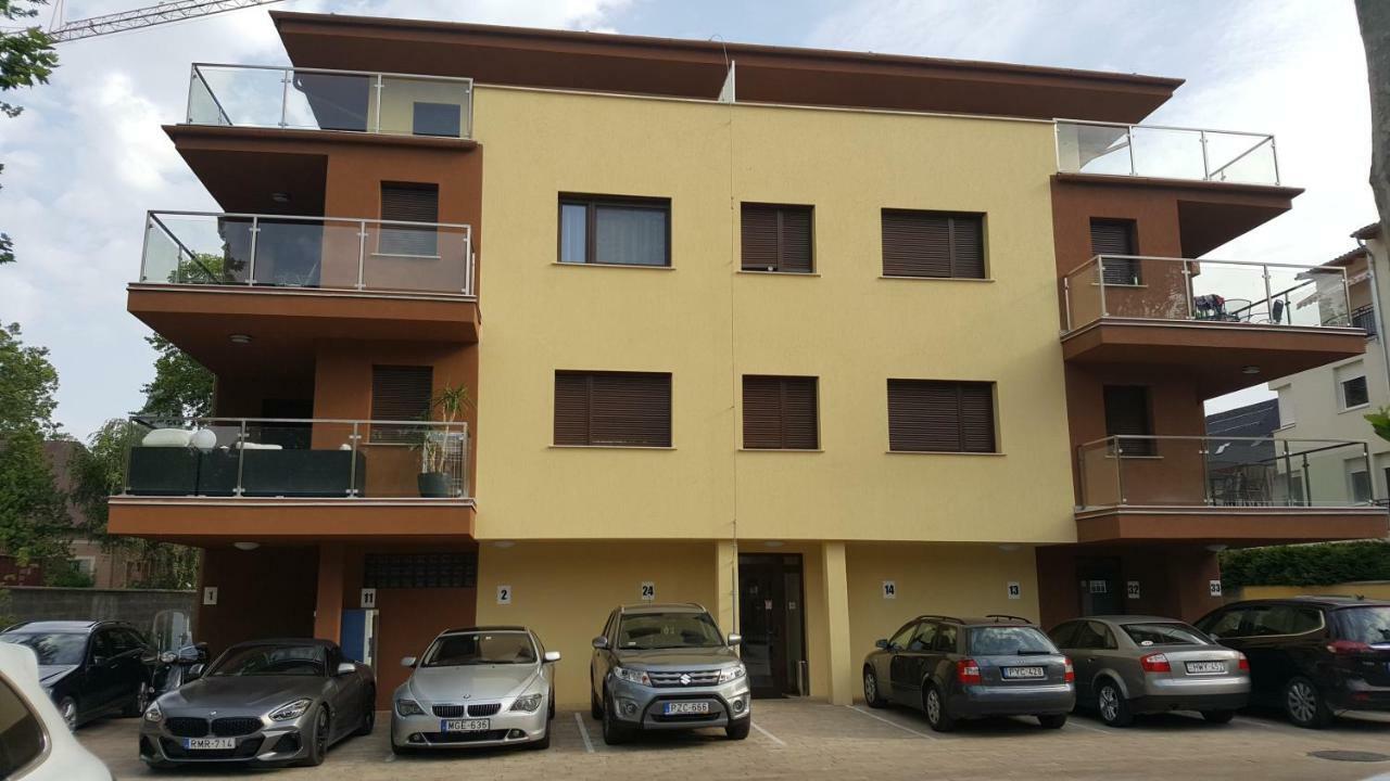 Balaton&Center Wellness Apartman Siofok Ngoại thất bức ảnh